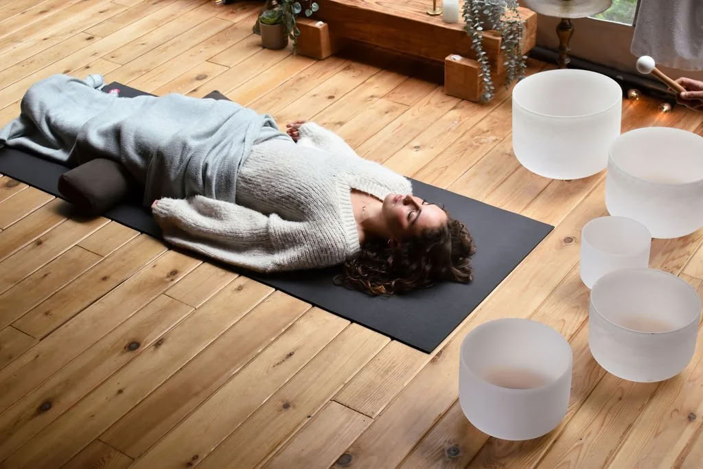 Herbst-Tagundnachtgleiche Yin + Klangbad mit Kristallklangschalen | Nectar Yoga