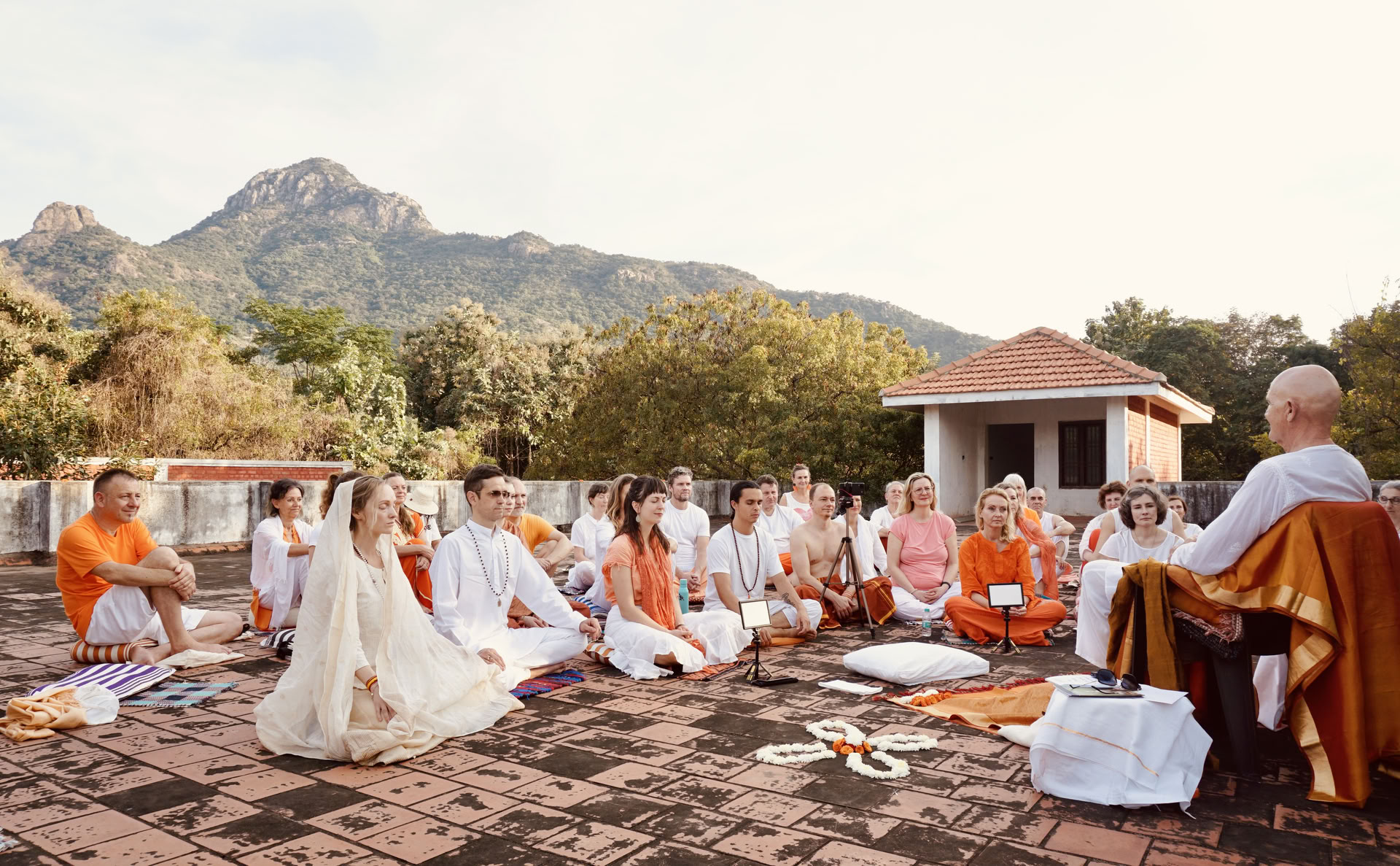 24. Jan. 21-tägiges Stilles Meditation-Detox-Ashram-Retreat Indien
