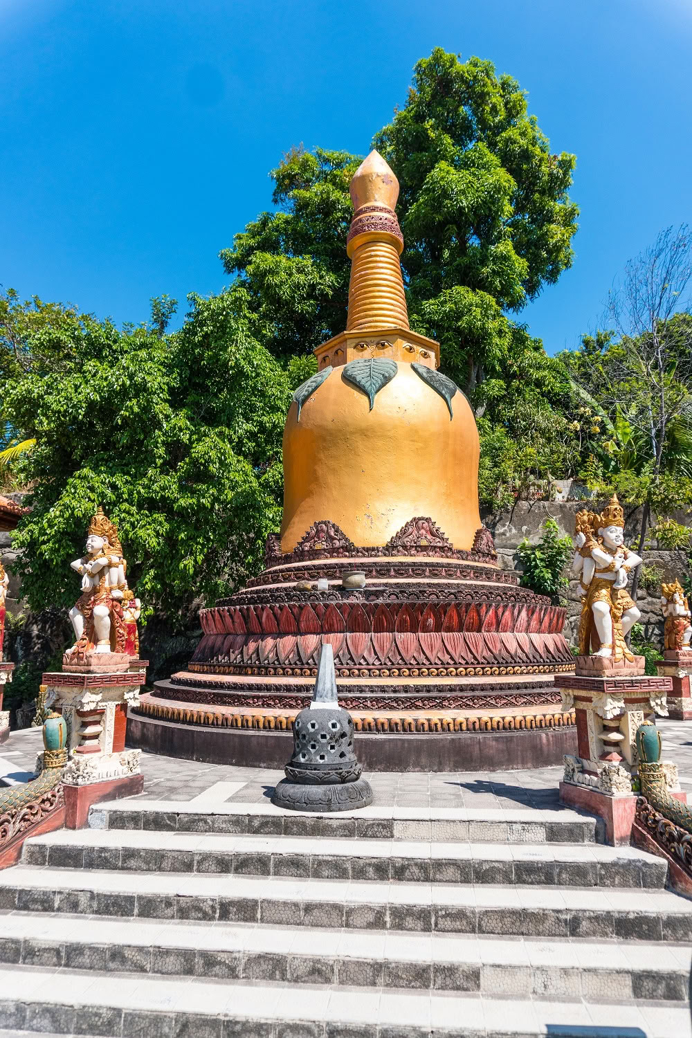 Banjar-Tour mit Meditation im Tempel
