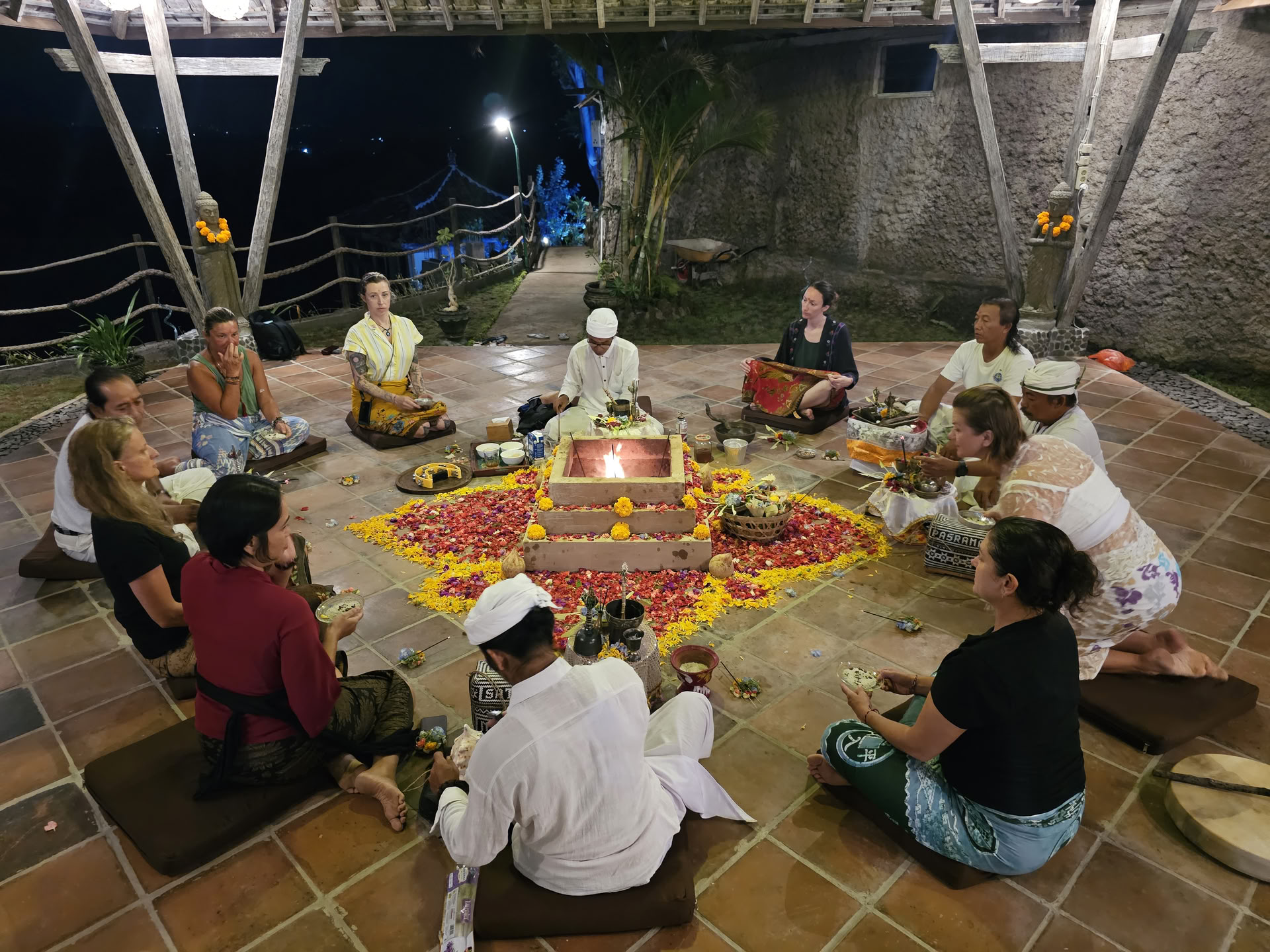 Feuerzeremonie Agni Hotra