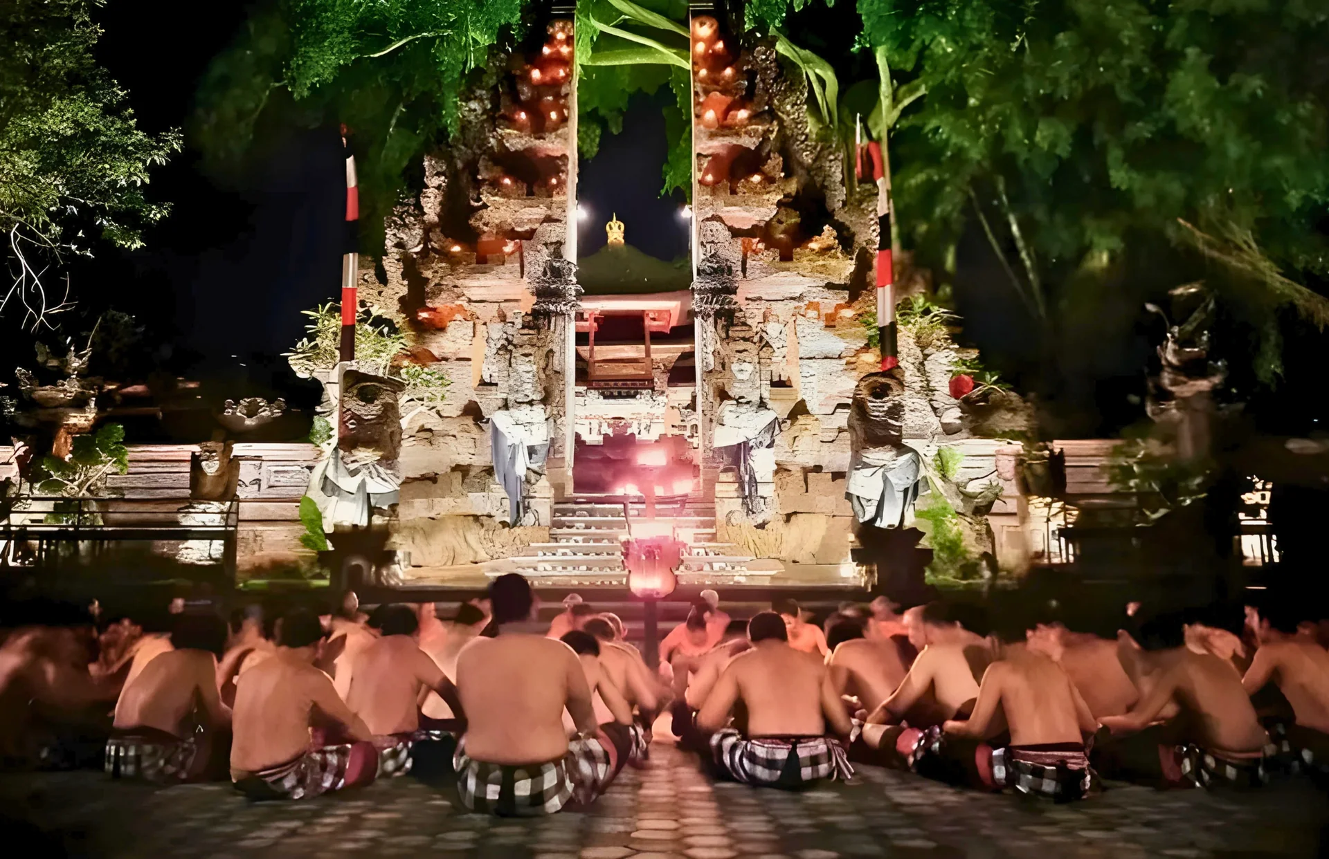 Feuertanz im Tempel