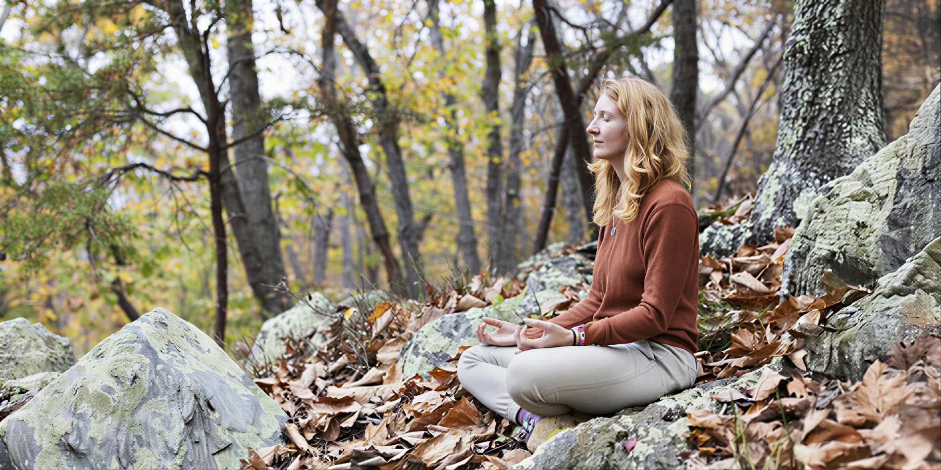 Whispernde Blätter: Ein herbstliches stilles Yoga- & Meditationsretreat