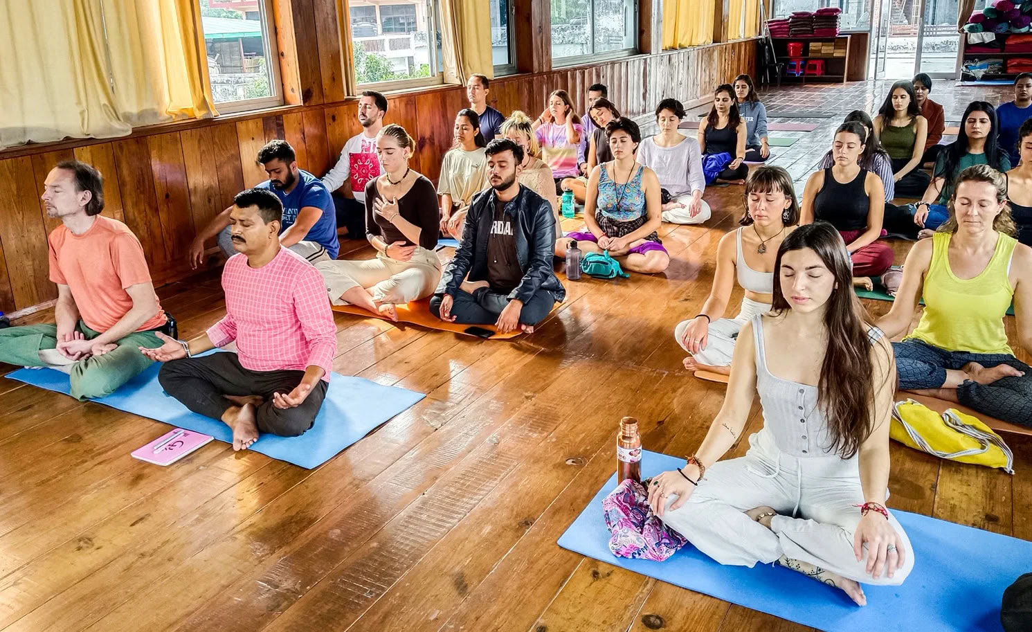 100-Stunden-Yogalehrer-Ausbildung in Rishikesh, Indien – Mai 2026