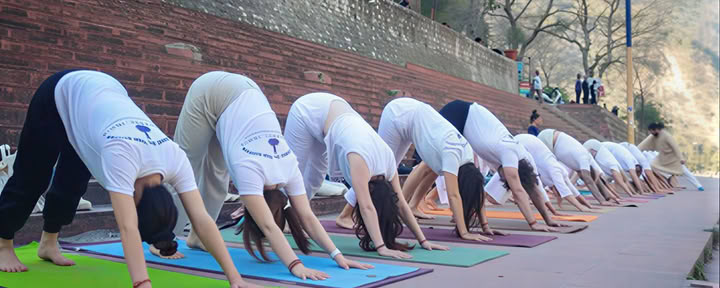 200-Stunden-Yogalehrer-Ausbildungskurs in Rishikesh – 04. Okt. bis 29. Okt. 2026