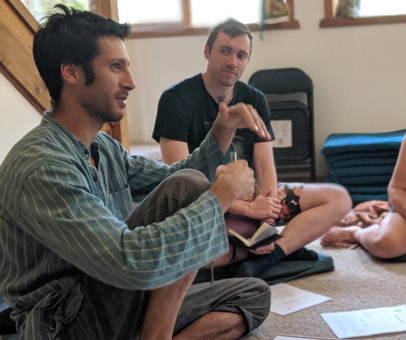 Dreimonatiges Intensiv-Karma-Yoga-Programm – Hauptaufnahme