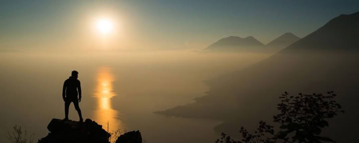 Maya-Gesichts-Sonnenaufgangswanderung