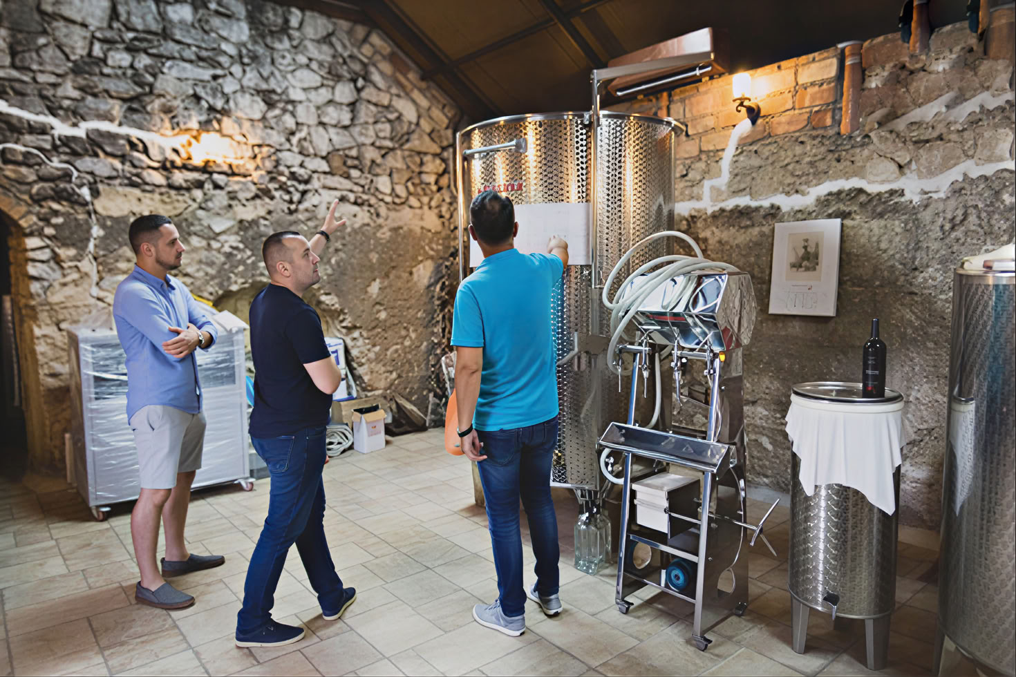 Traditionelle und moderne gemischte Weintour