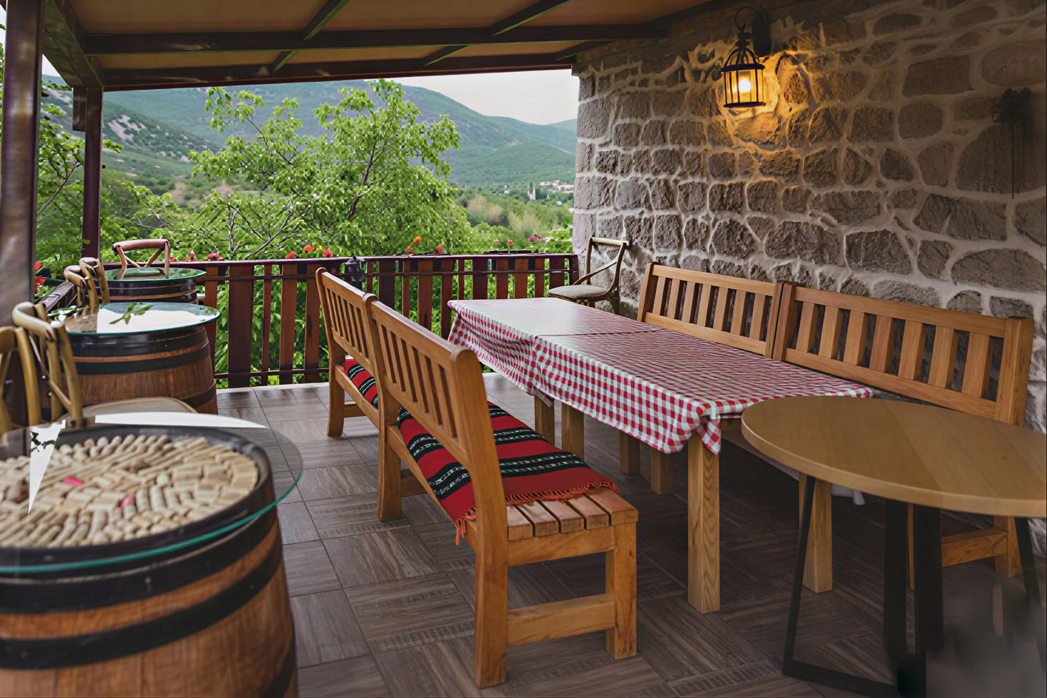Traditionelle und moderne gemischte Weintour