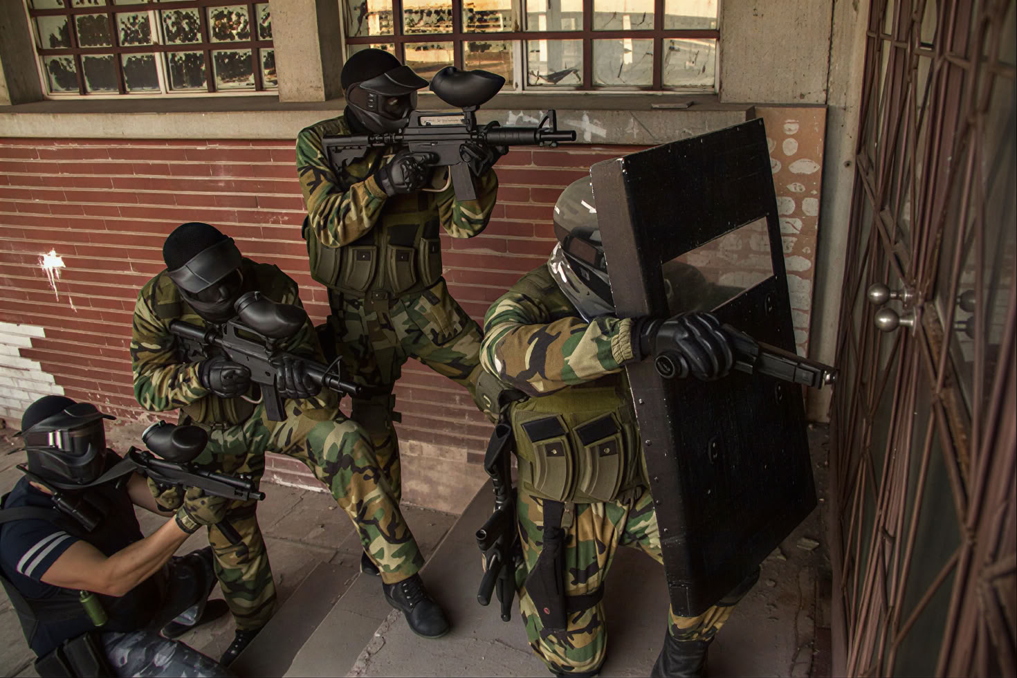 Paintball- und Njegoš-Mausoleum-Tour