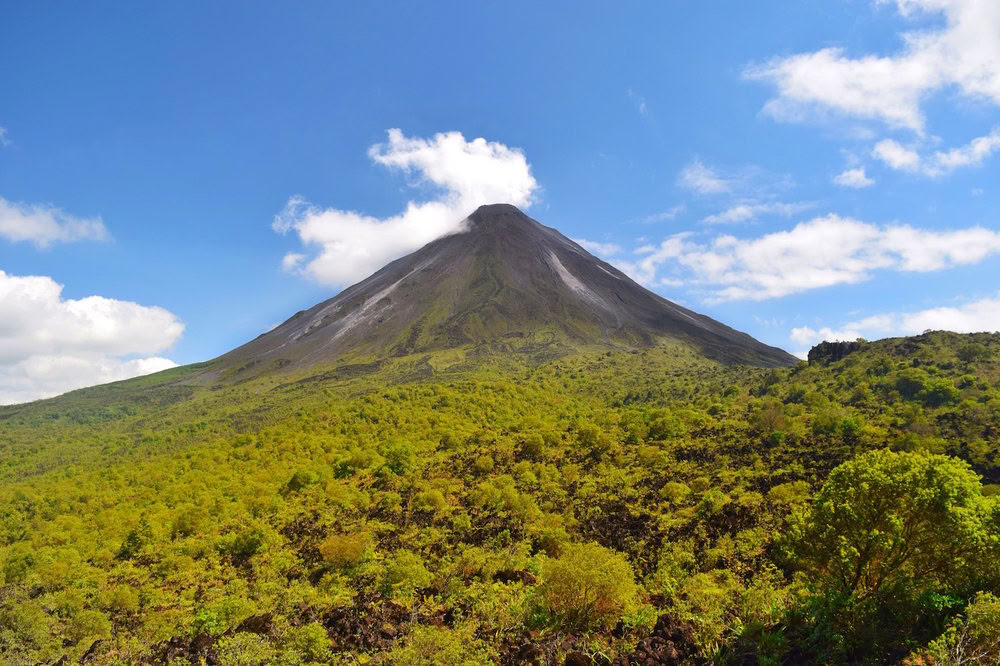 Arenal-Vulkan mit heißen Quellen