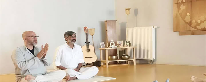 300 Stunden Kundalini-Yoga-Lehrerausbildungskurs in Rishikesh