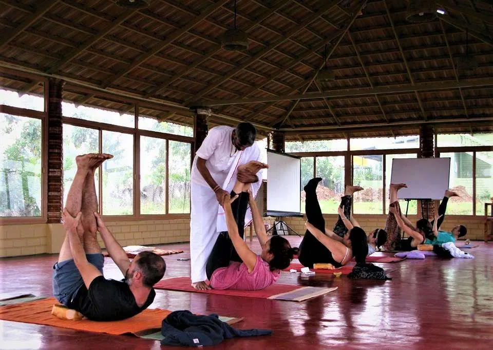 100 Stunden Kinder-Yoga-Training-Retreat in Rishikesh – 10 Tage