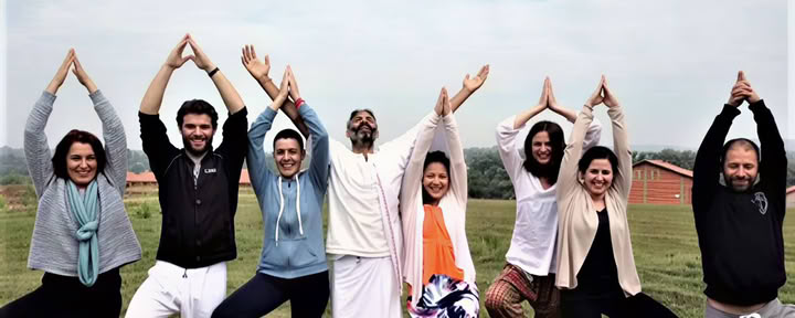 100 Stunden Kinder-Yoga-Training-Retreat in Rishikesh – 10 Tage