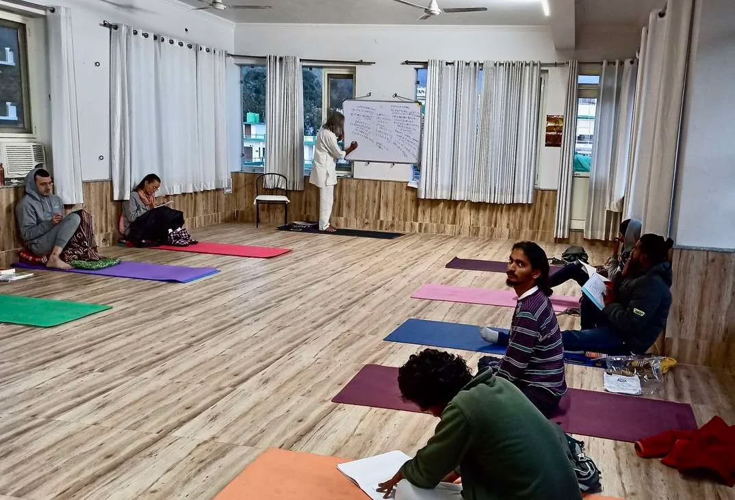 300 Stunden Hatha-Yoga-Lehrertraining in Rishikesh, Indien – 01. Sep. – 19. Okt.