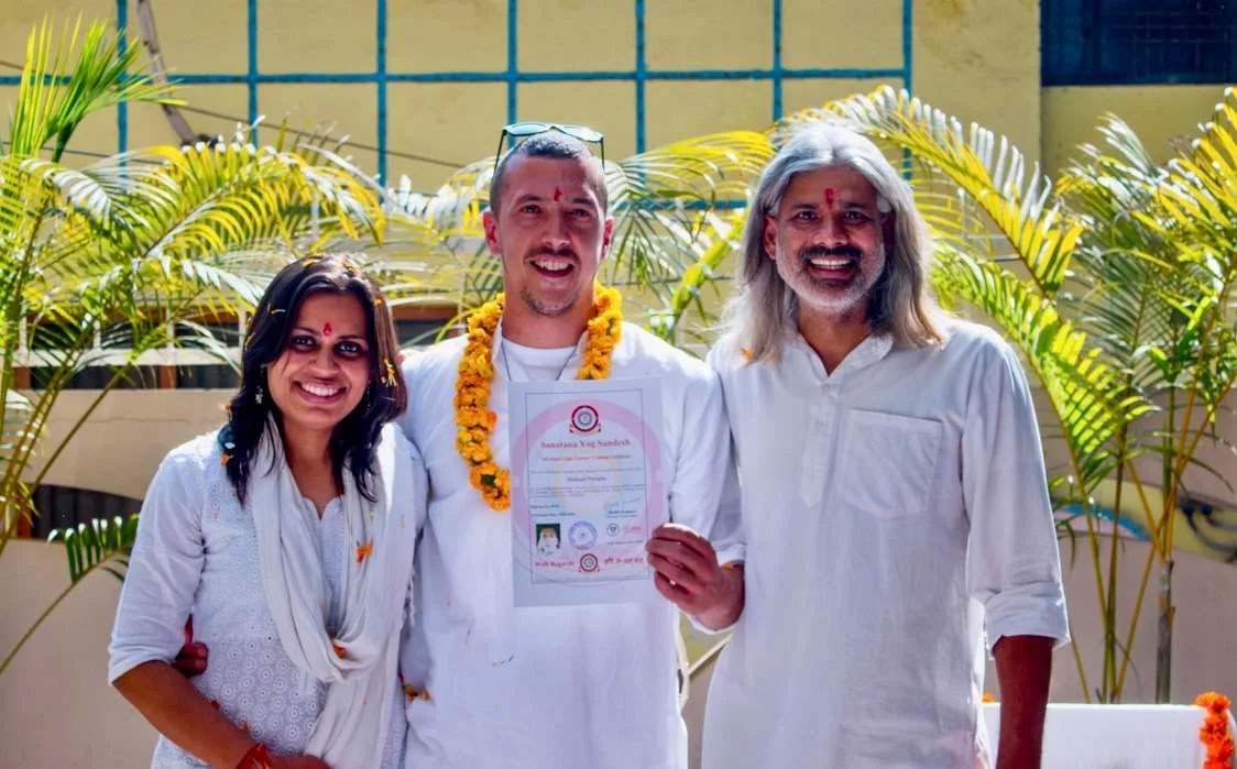 300 Stunden Hatha-Yoga-Lehrertraining in Rishikesh, Indien – 01. Nov. – 19. Dez.