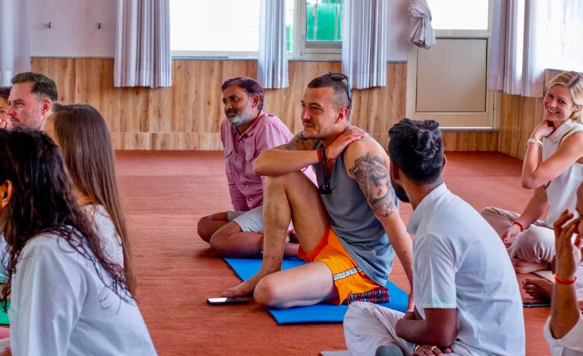 300 Stunden Hatha-Yoga-Lehrertraining in Rishikesh, Indien – 01. Nov. – 19. Dez.