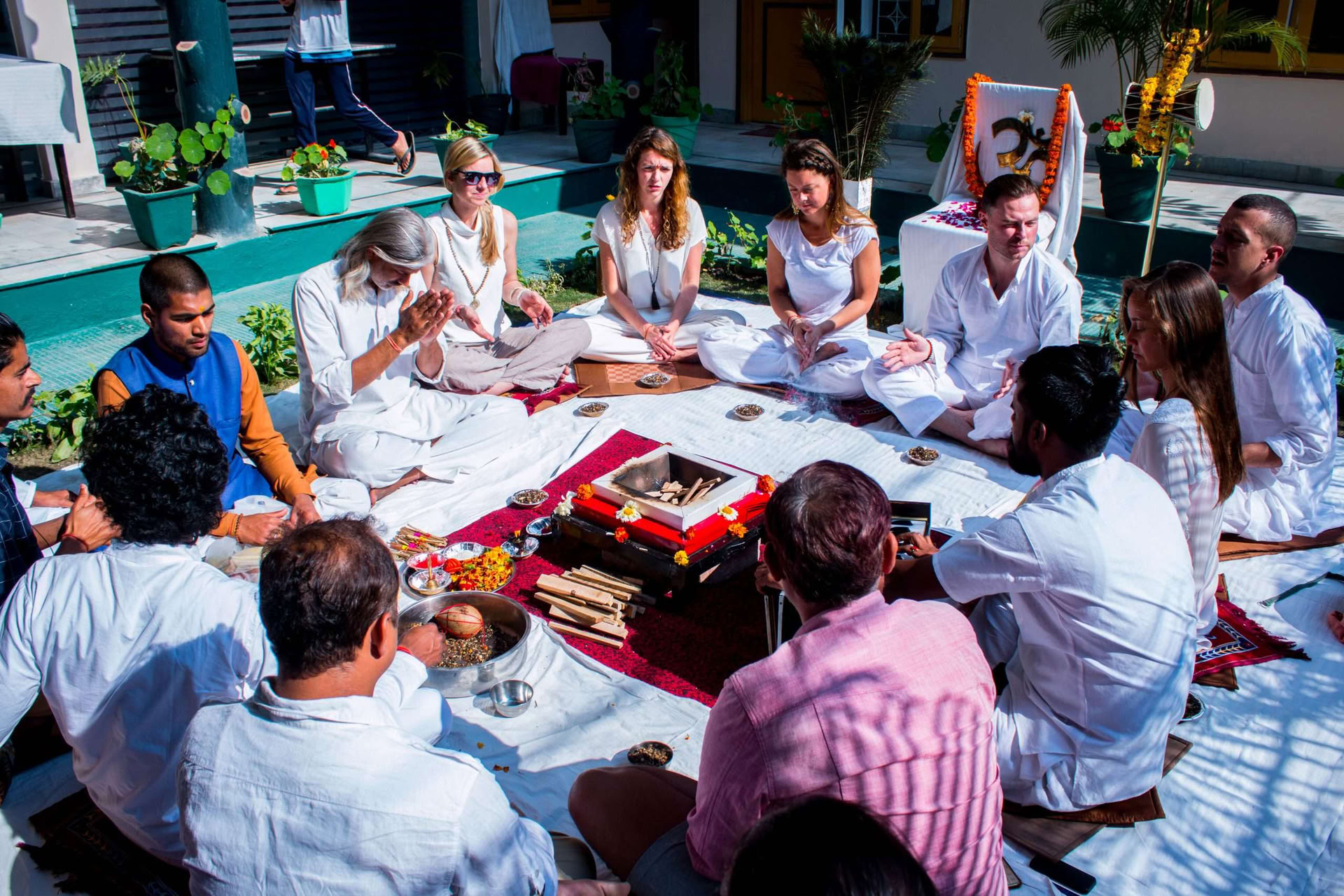 300 Stunden Hatha-Yoga-Lehrertraining in Rishikesh, Indien – 01. Nov. – 19. Dez.