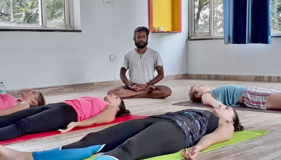 Yoga-Therapie-Training Retreat in Rishikesh Indien