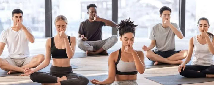 Yoga-Therapie-Training Retreat in Rishikesh Indien