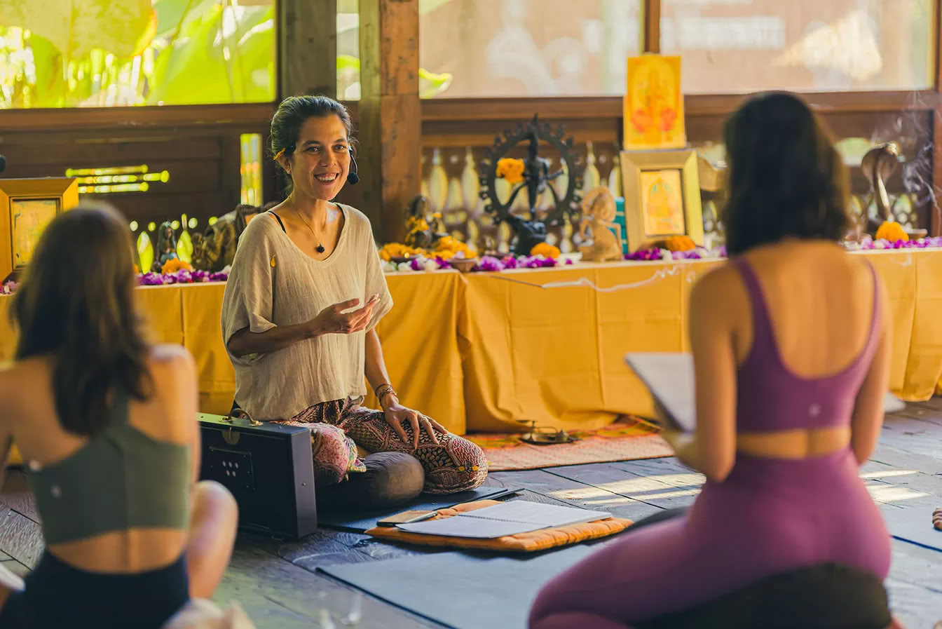 Vaidika Dharma: 100-Stunden SPIRIT Yoga Teacher Training