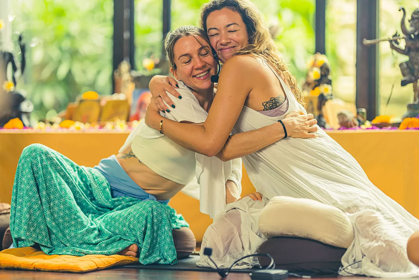 Elements 300-Stunden Yoga-Lehrer-Ausbildung