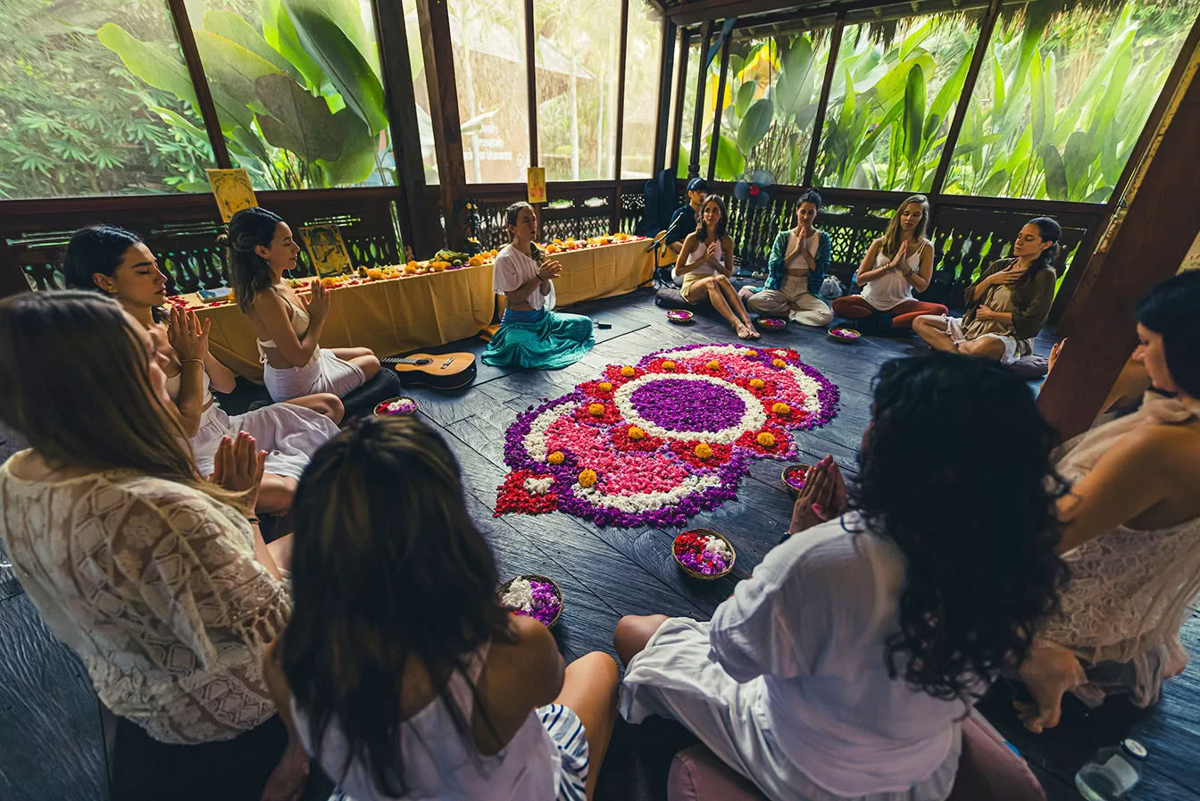 Lucidflow 100h von 300h YTT - Yoga Teacher Training Bali