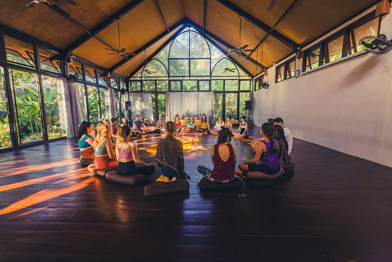 Lucidflow 100h von 300h YTT - Yoga Teacher Training Bali