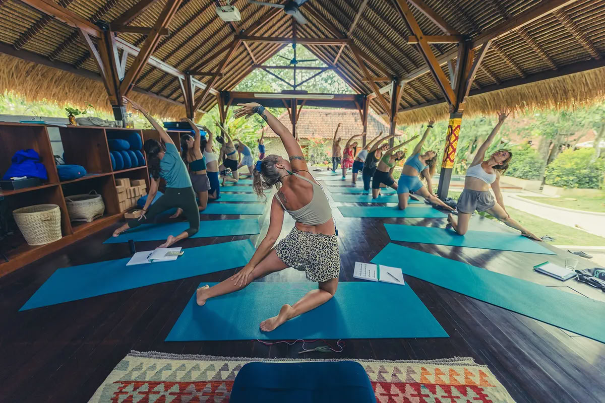Lucidflow 100h von 300h YTT - Yoga Teacher Training Bali