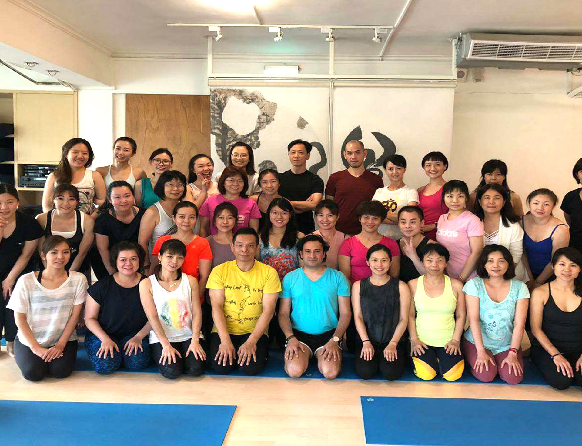 Yoga Retreat Kurs von Om Yoga Rishikesh