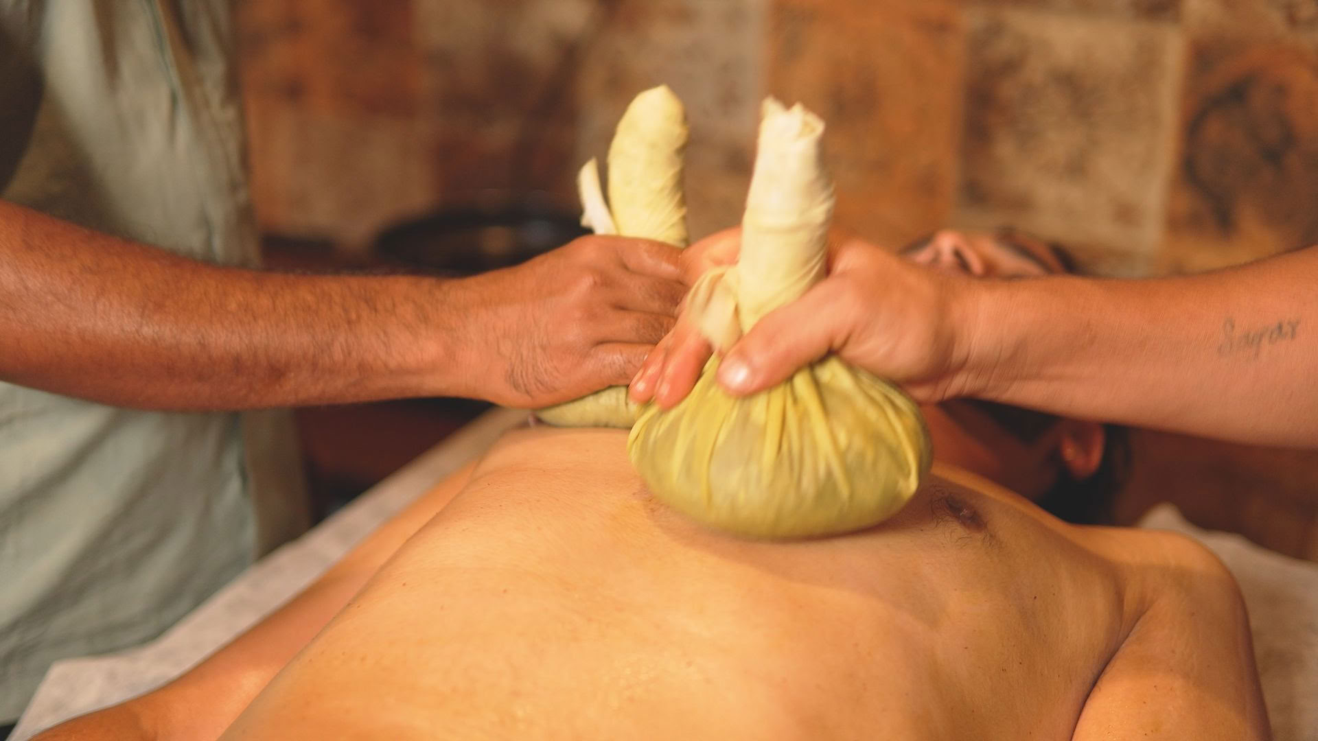 45-tägige Zertifizierung auf dem Campus in Ayurveda- und Naturheilverfahren