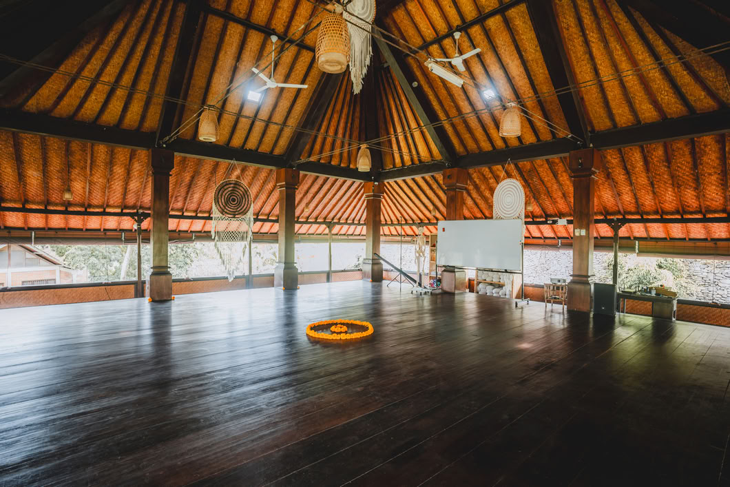 200-Stunden/300-Stunden Hybrid Yoga Teacher Training – 26. Sep. - 5. Okt.