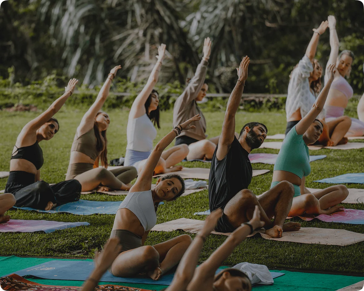 200-Stunden/300-Stunden-Hybrid-Yoga-Lehrerausbildung – 1. Okt. – 14. Okt. 2026
