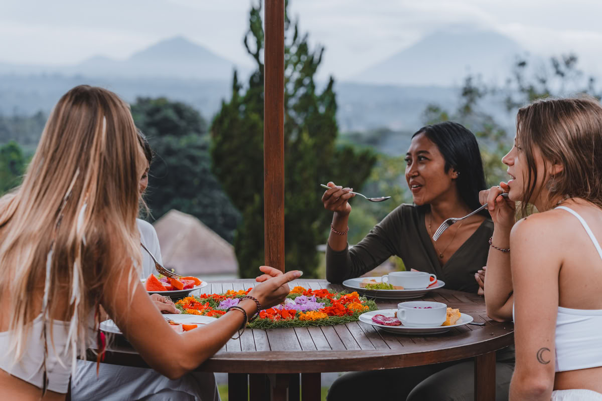 300-Stunden Yoga Teacher Training – 24. Aug. – 19. Sept. 2026
