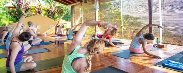 200 Std. Yoga-Lehrer-Ausbildung – Michelle LeHegarate & Danielle Hoguet