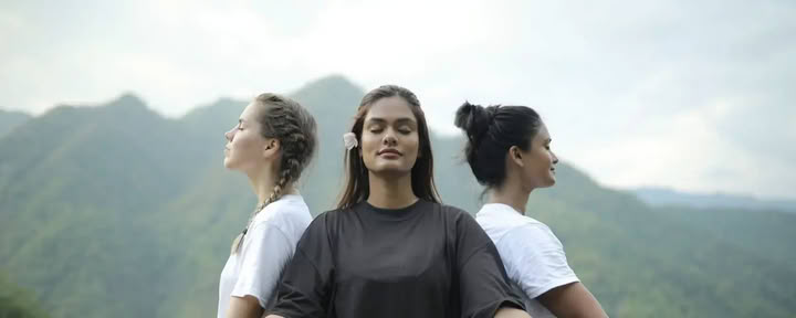 300-Stunden-Yoga-Lehrer-Ausbildung in Rishikesh – 28. Nov - 27. Dez 2026