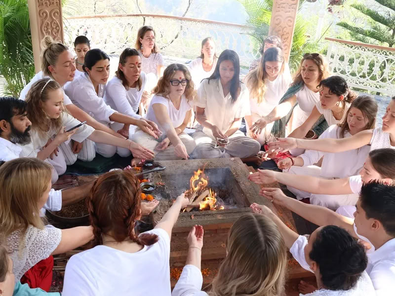 200-Stunden-Yoga-Lehrer-Ausbildung (RYT 200 in Indien) – Juli - August 2026