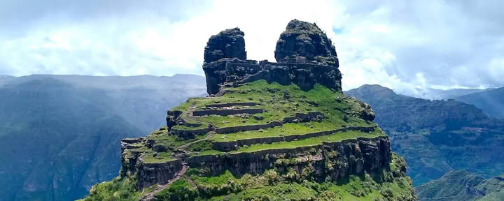 Sacred Waqrapukara Trek mit Andean Shaman (2 Tage)