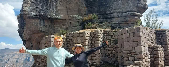 Trekking zu den antiken Ruinen von Waqrapukara (Ganztägig)