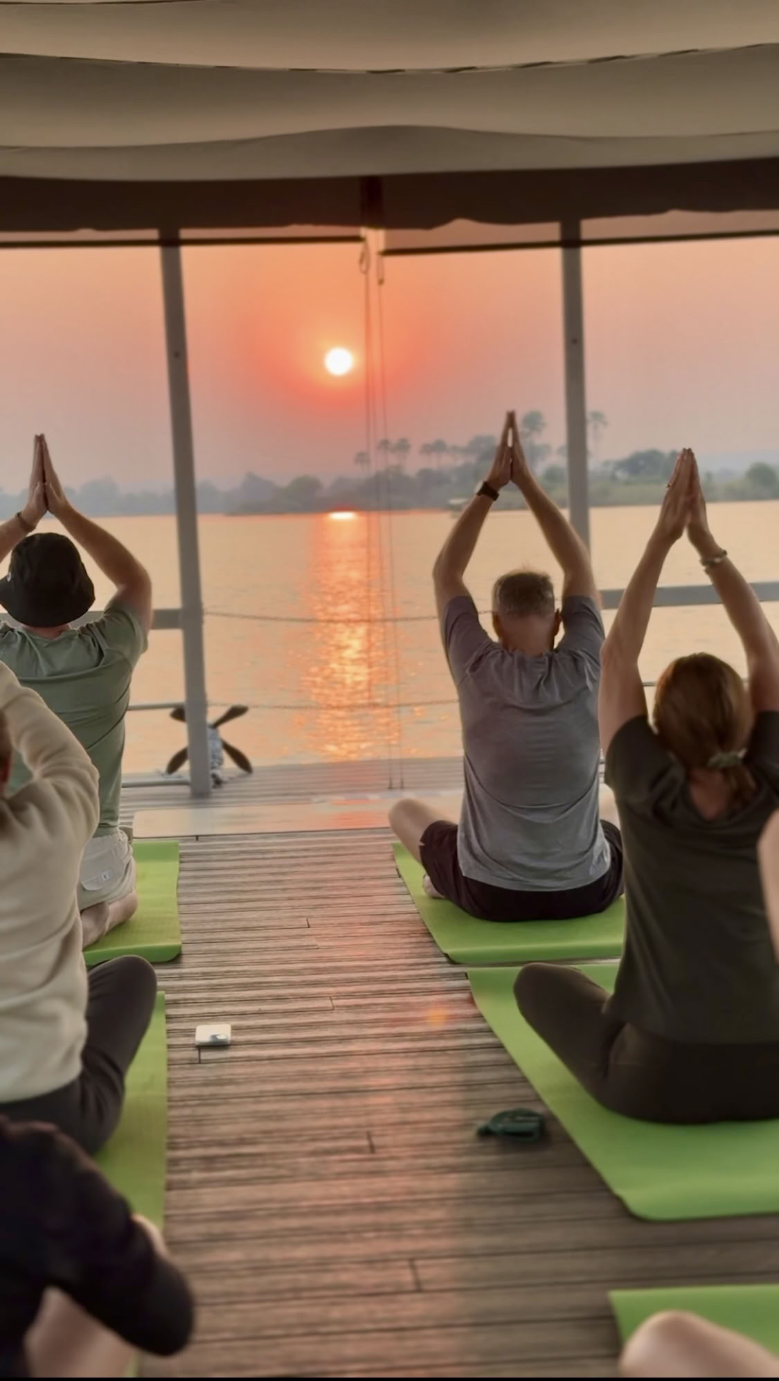 Yoga an den Falls