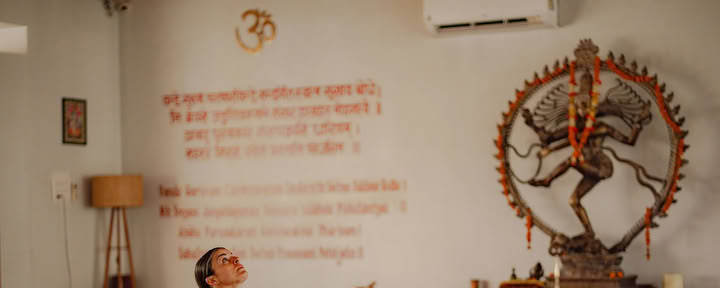 100-Stunden-Yoga-Lehrerausbildung