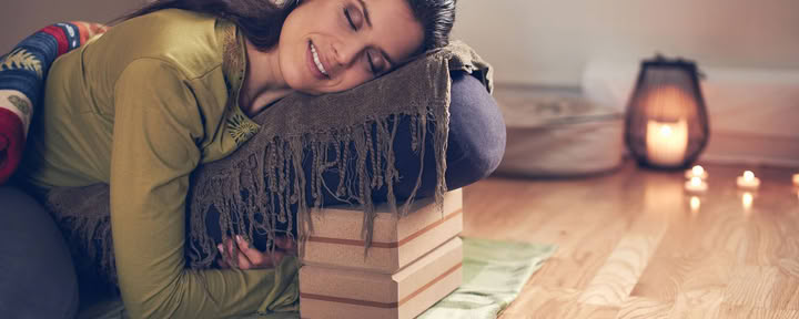 Restorative Yoga TT (30 Stunden)