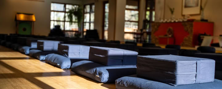 Peace und Freiheit: Ein einwöchiges Meditation Retreat