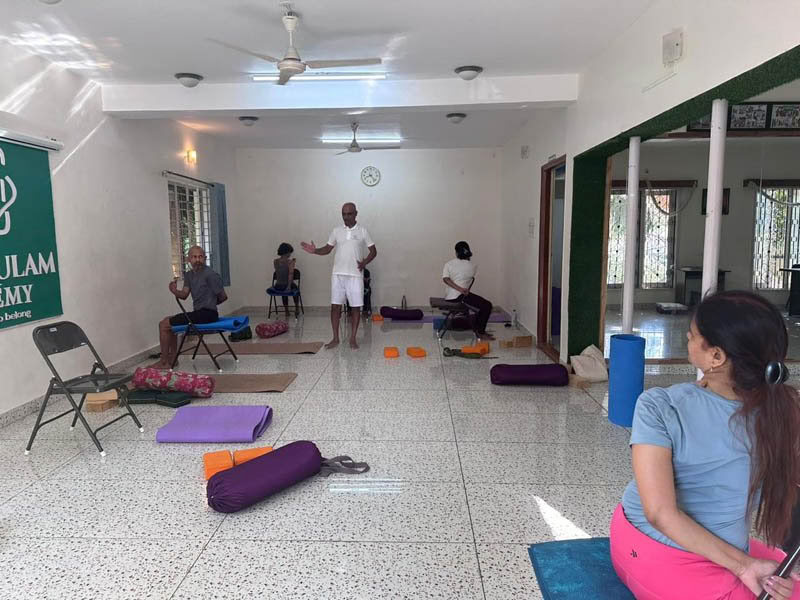 200-Stunden-Wochentags-Yoga-Lehrer-Ausbildungskurs in Bengaluru
