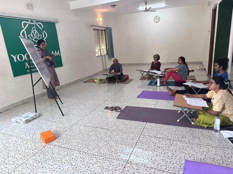 200-Stunden-Wochenend-Yoga-TTC in Bengaluru