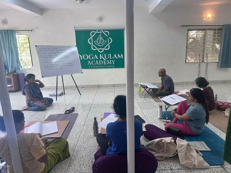 200-Stunden-Wochenend-Yoga-TTC in Bengaluru