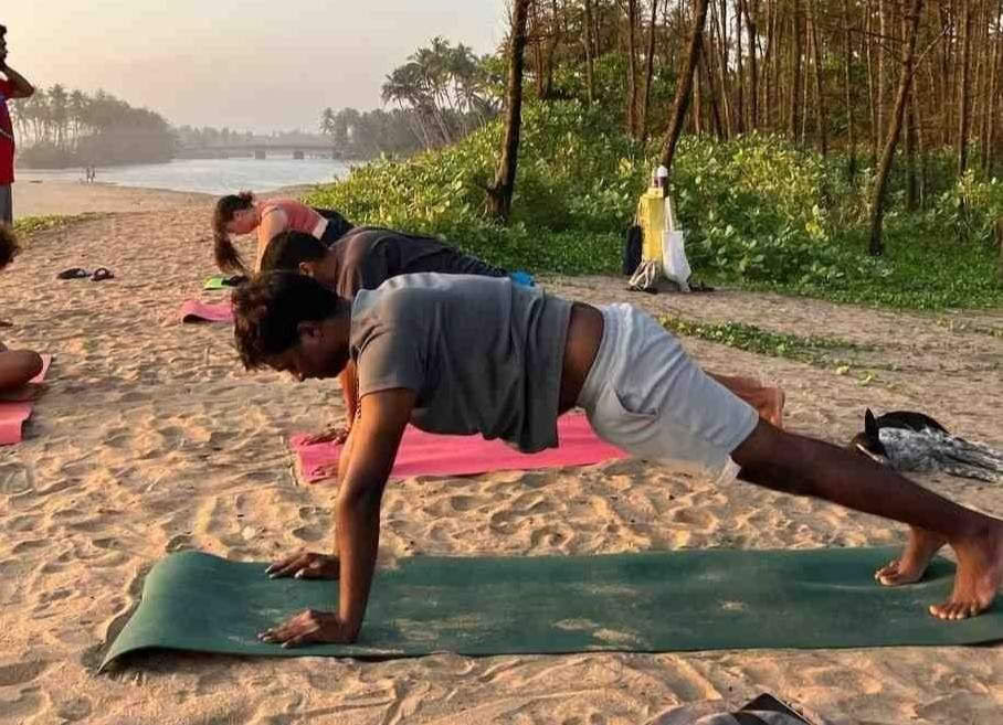 100-Stunden-Yoga-Lehrer-Ausbildungskurs in Kerala