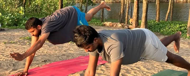 500-Stunden-Yoga-Lehrerausbildungskurs in Kerala