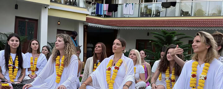 100-Stunden Advanced Tantra & Kundalini Yoga Lehrertraining-Kurs in Goa, Indien
