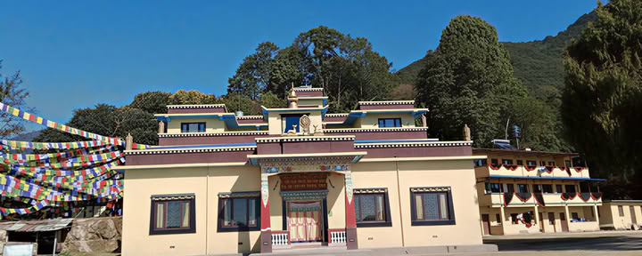Seven Days Buddhistisches Kloster Trekking Meditations Yoga Retreat