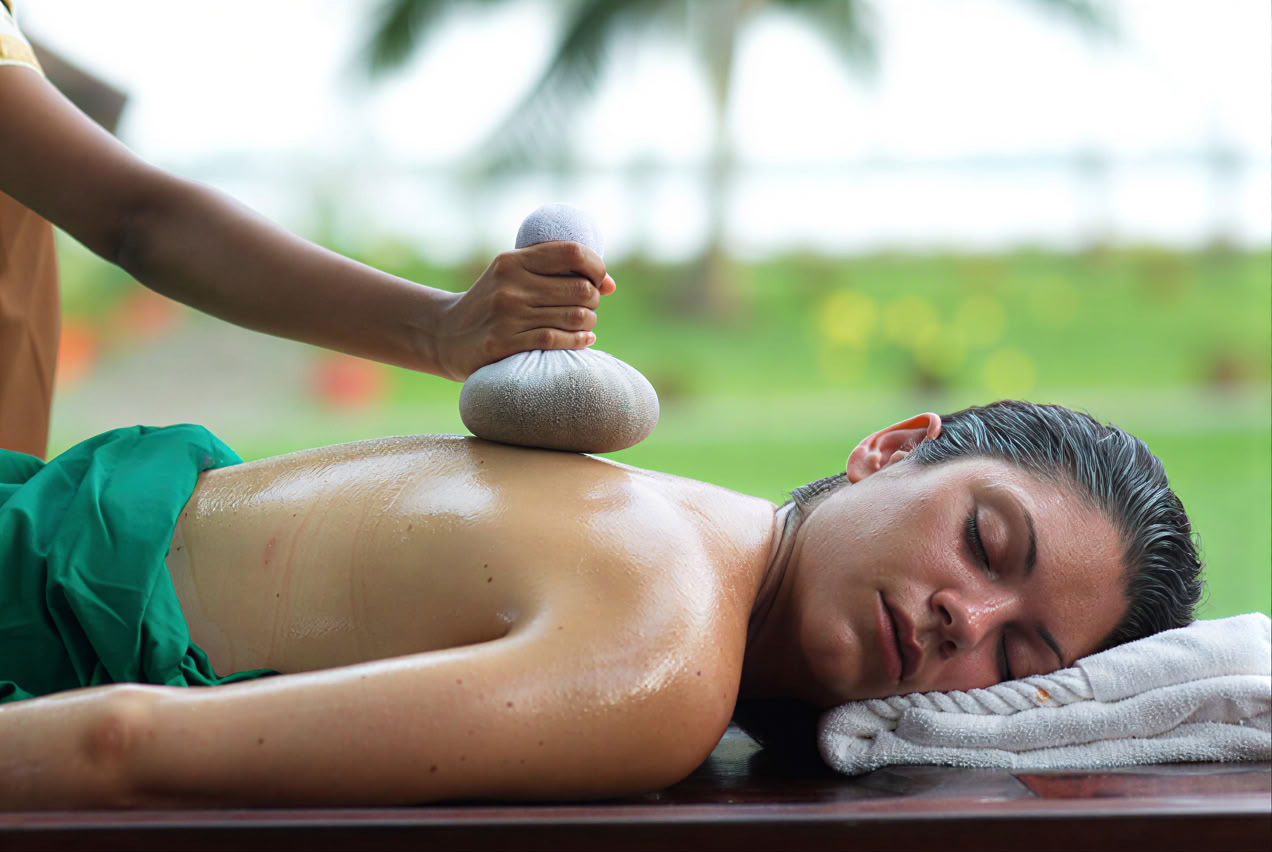 12-tägiges Spirituelles Retreat in Indien: Yoga in Rishikesh, Ayurveda in Kerala & Taj-Mahal-Tour